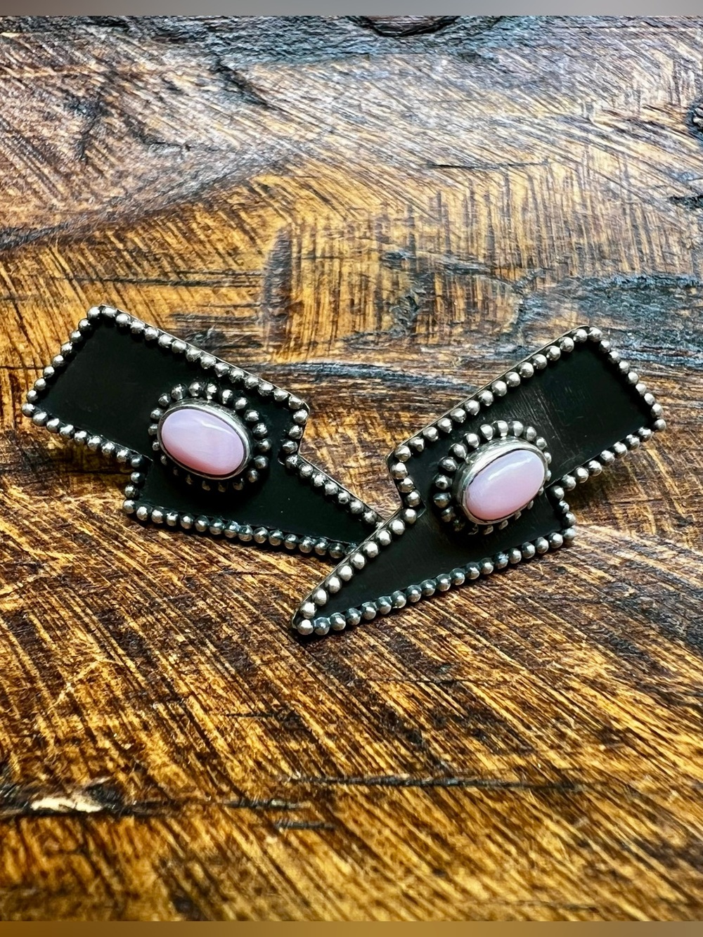 Sterling Silver Queen Conch Lightning Bolt Stud Earrings
